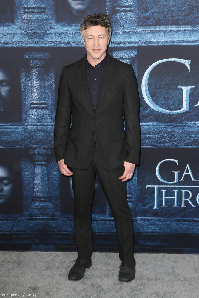 Aidan Gillen (Petyr Baelish) pedig még nála is magasabb: 178.