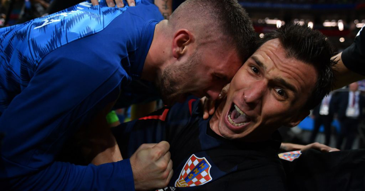 Itt vannak a fotós képei, akiket a horvátok ölelgettek Mandžukić góljánál