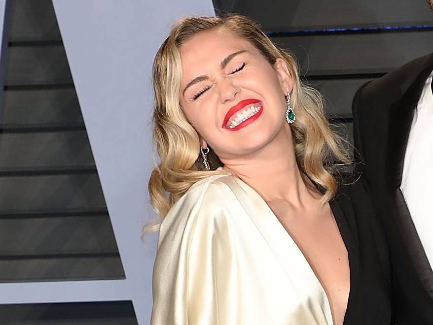 Miley Cyrus-t mostantól nem Miley Cyrusnak hívják