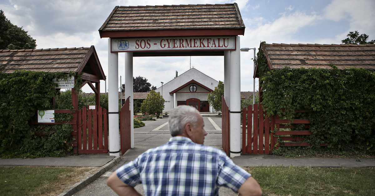 Az SOS Gyermekfalvak a kórházban hagyott újszülöttek örökbefogadásáról indított kampánysorozatot