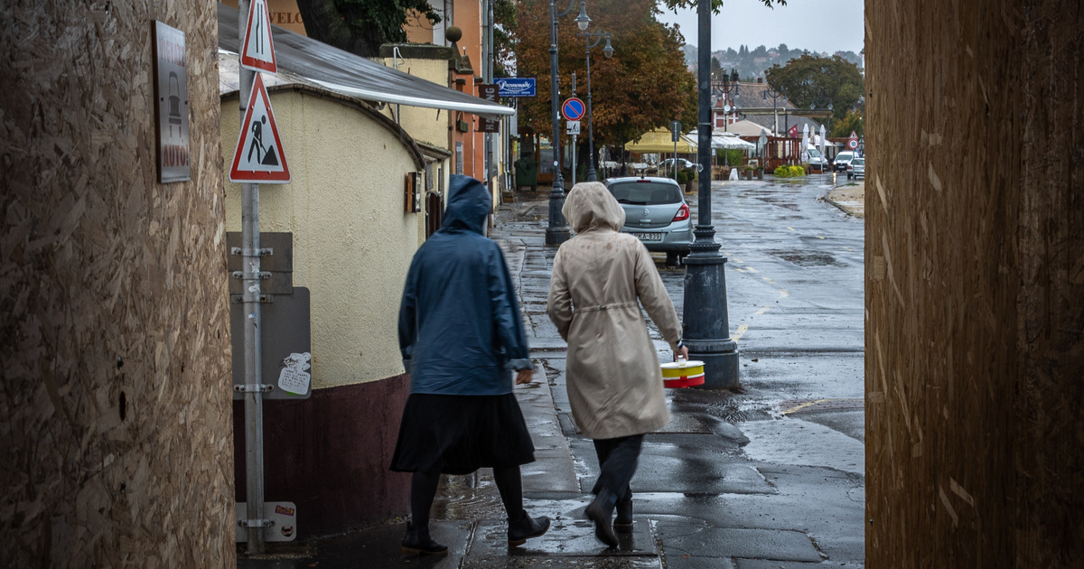 Ködös, esős napra kell számítani, helyenként még havazhat is