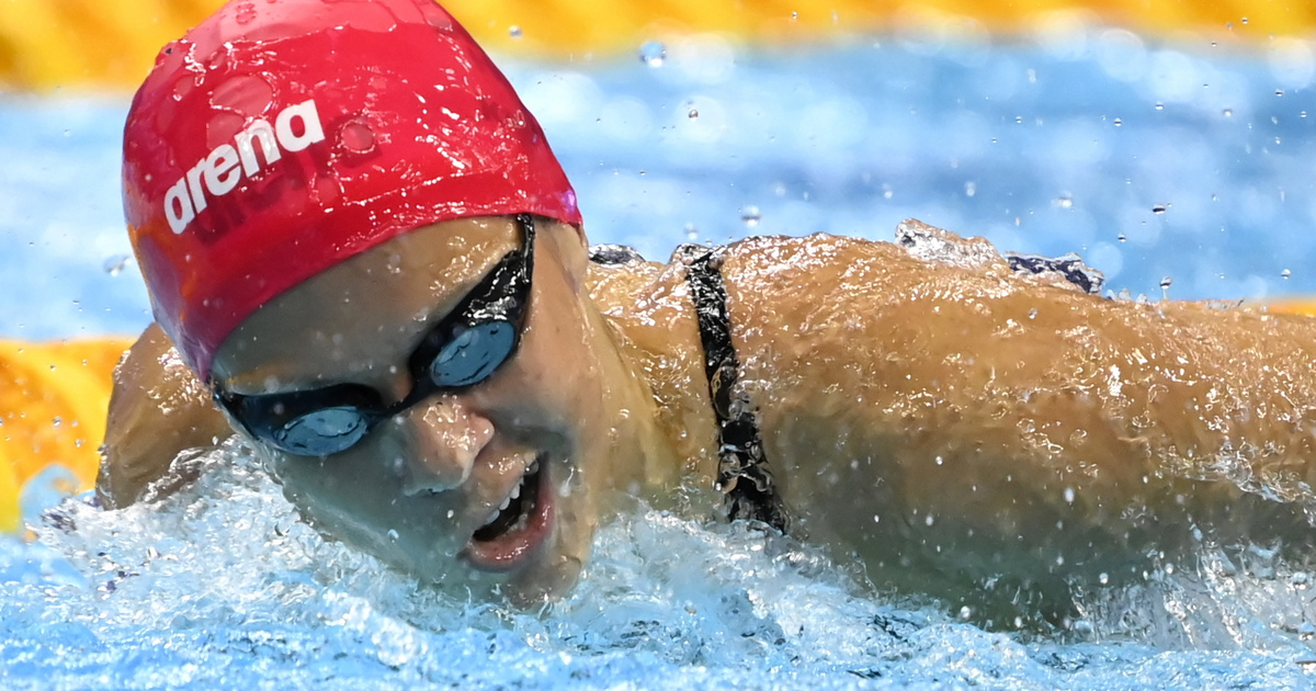 Índice – Deportes – Mordisco de oro, Medalla de plata de mariposa de 200 m de largo para mujeres