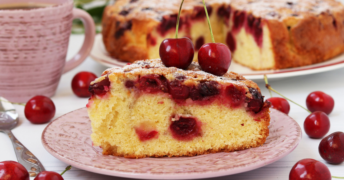Пирог с вишней на кефире. Пирог с черешней. Рецепт заливного пирога с вишней на кефире. Пирог с вишней на кефире в духовке. Рецепт заливного пирога с вишней на кефире.