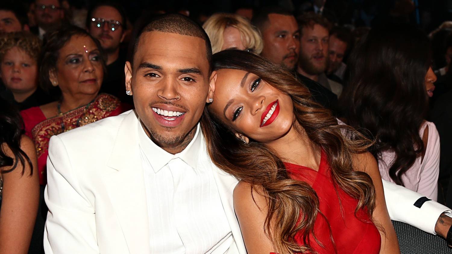 Chris Brown is gratulált Rihanna kisbabájához