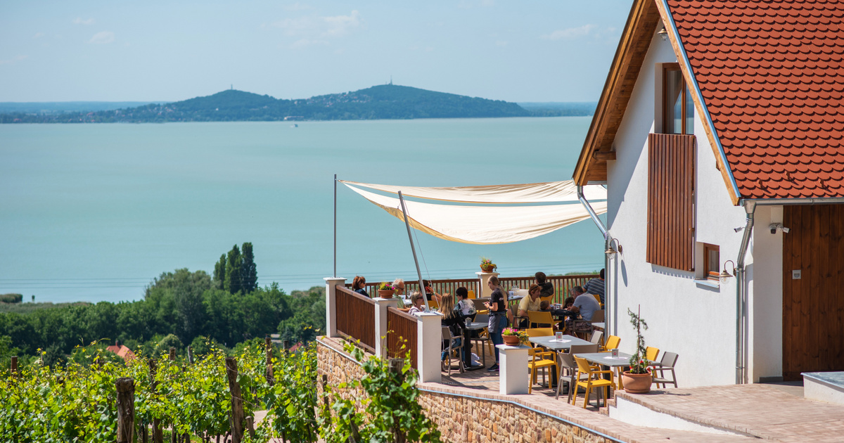 5 gyönyörű panorámás vendéglátóhely a Balatonnál: lélegzetelállító a táj