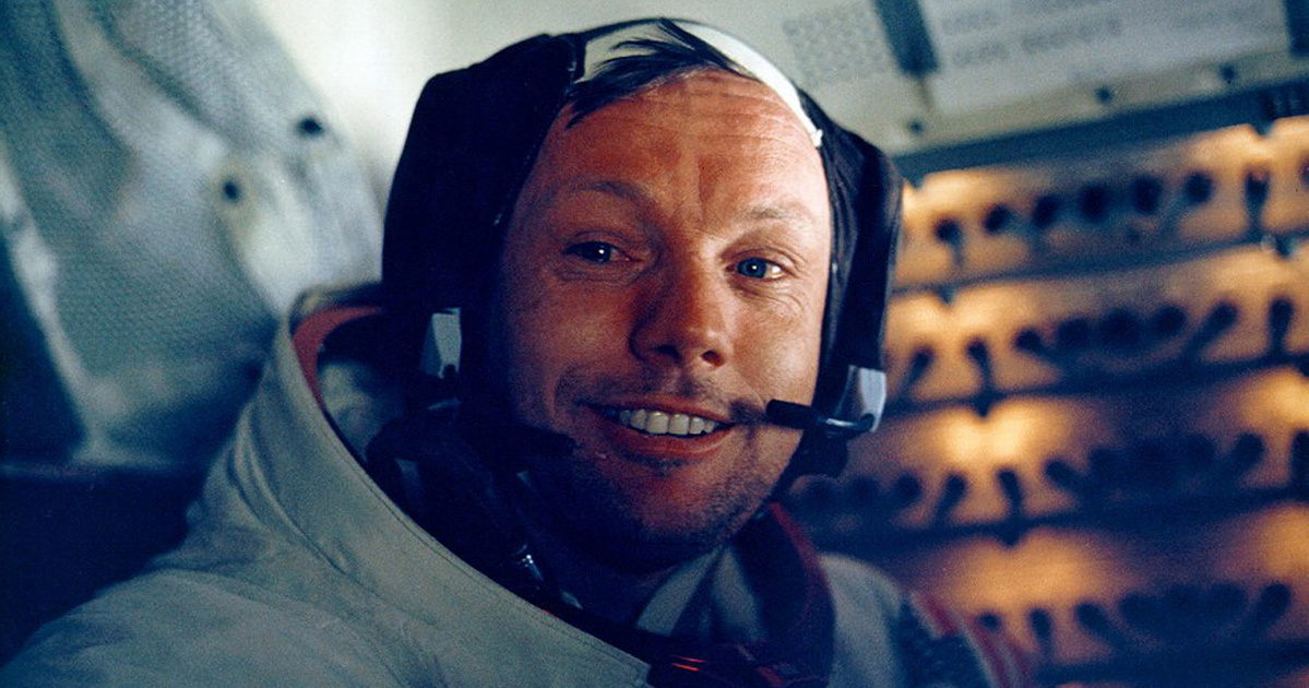 Tényleg orális szexhez kívánt sok szerencsét a Holdról Neil Armstrong?