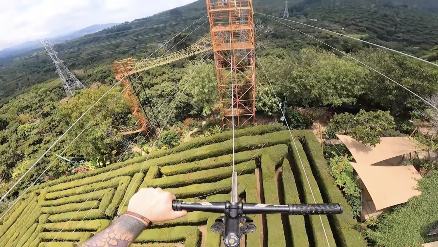 Vulkánok gyűrűjében, a levegőben biciklizhetnek El Salvador turistái