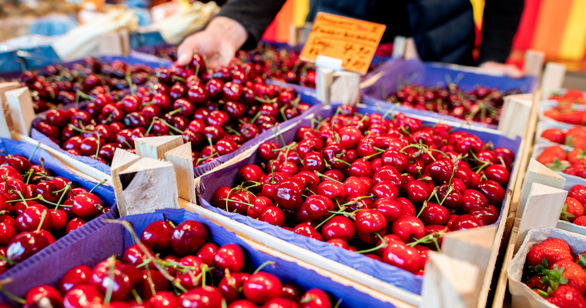 Több gyümölcs már olcsóbb Ausztriában, mint itthon: ennyit fizetnek a piacon az osztrákok és mi