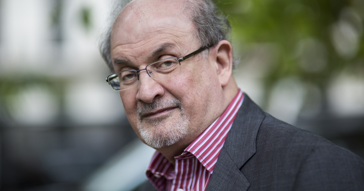 Salman Rushdie lekerült a lélegeztetőgépről, már beszélni is tud