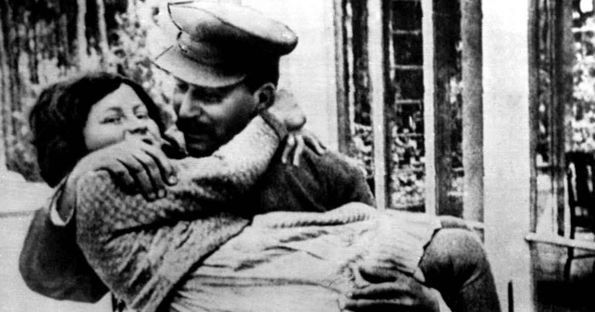 Sztálin lánya a valóságban áldozat volt: Szvetlana igazságtalanul szenvedett apja bűneiért