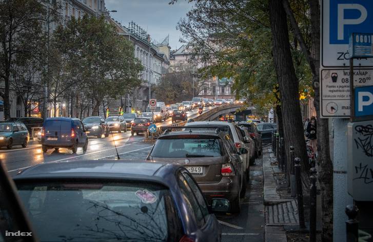 Alaposan megkavarja a budapesti autósok életét a hétfőtől életbe lépő...