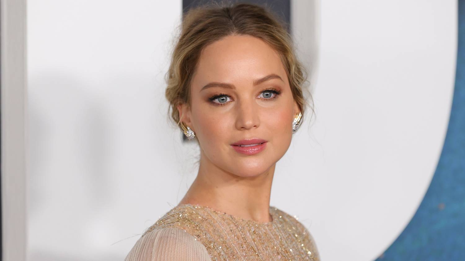 Jennifer Lawrence különleges nevet adott gyermekének, akit legalább annyira szeret, mint a macskáját