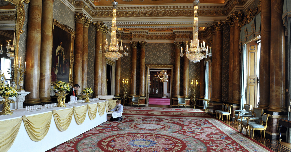Irgalmatlan nagy vagyont érnek a Windsor-ház palotái, kastélyai és udvarházai