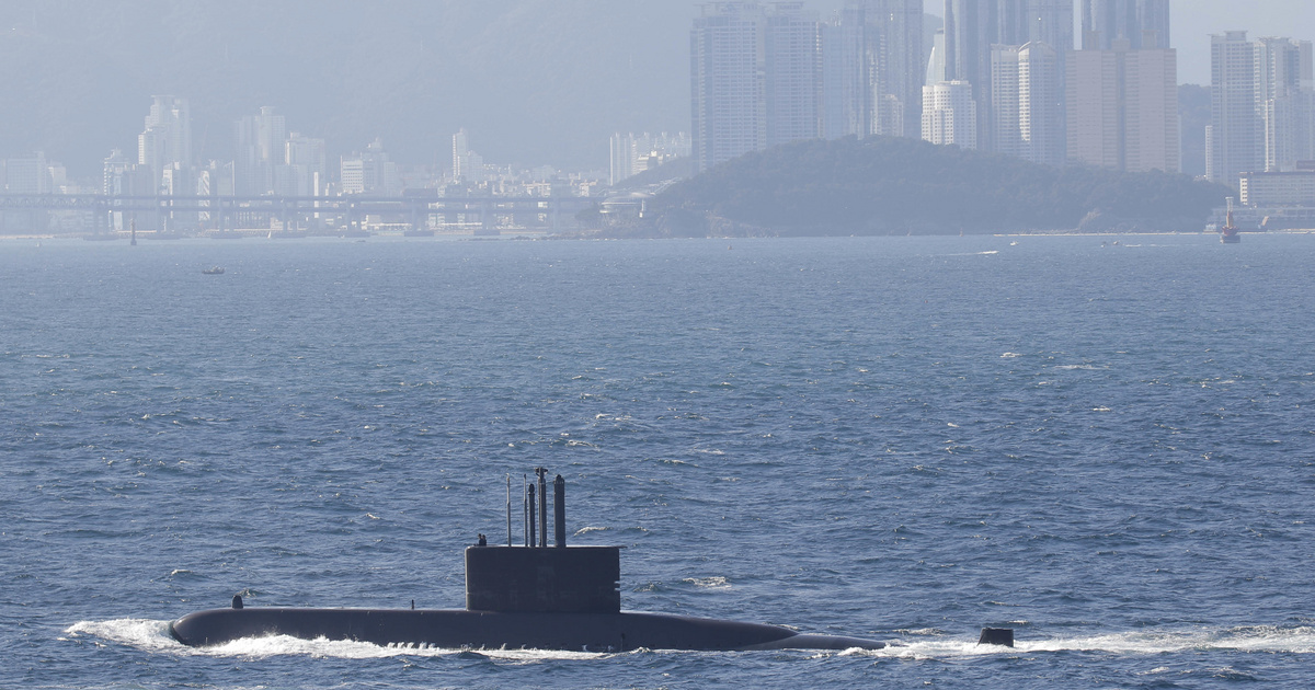 Szöul szerint Észak-Korea ballisztikus rakétákat lőhet ki tengeralattjáróról