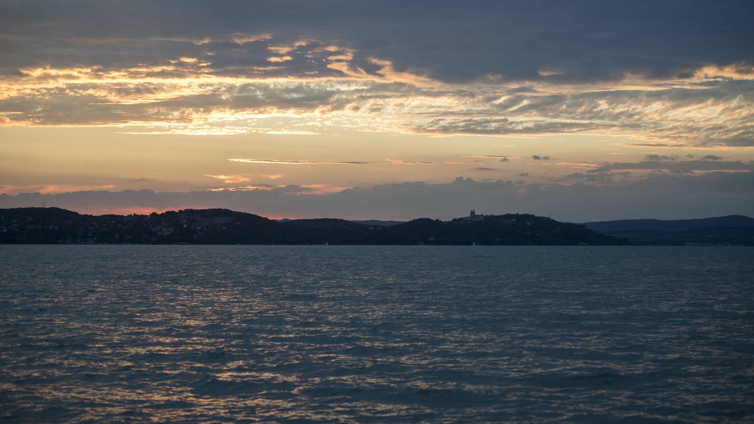 Csónakkal akart Olaszországba jutni a Balatonról egy afgán férfi