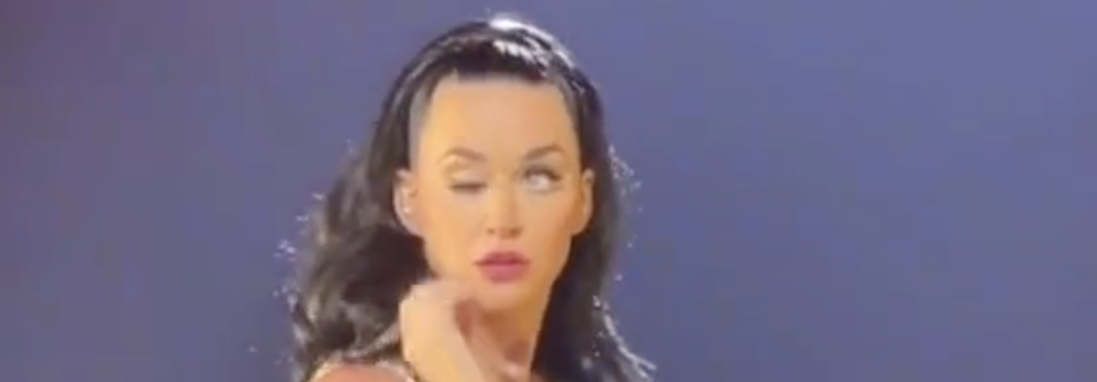 Senki sem tudja, mi történik Katy Perry szemhéjával ezen a felvételen