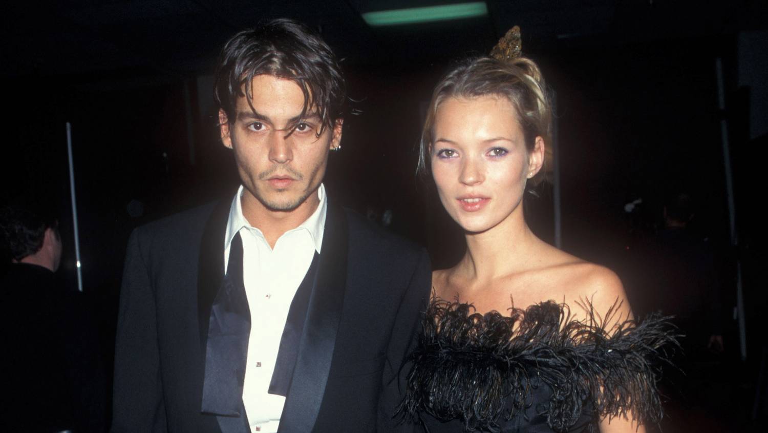 Kate Moss bevallotta: ajándékát Johnny Depp alfeléből kellett kibányásznia