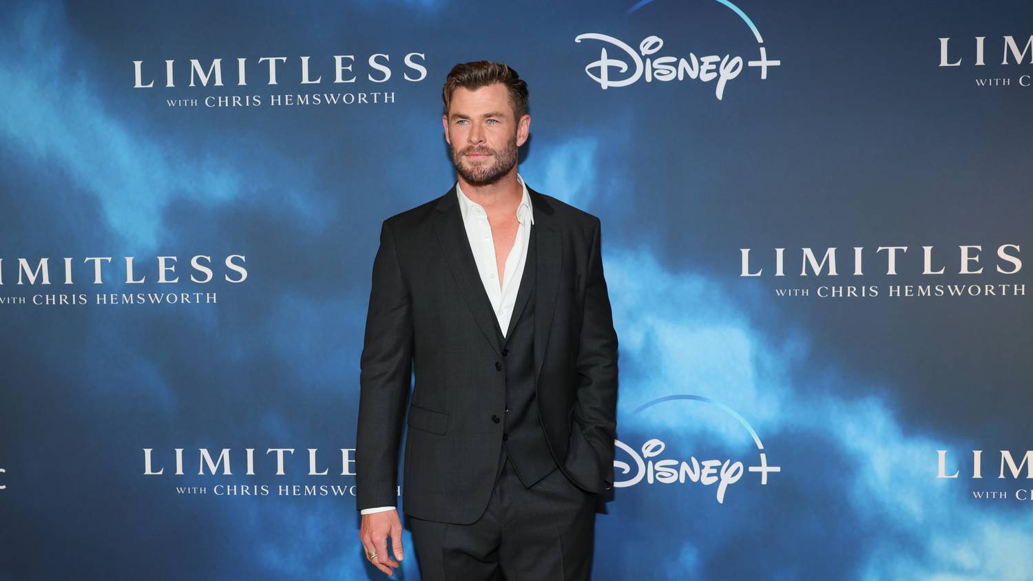 Chris Hemsworth egy kád jeges vízben mártózott meg