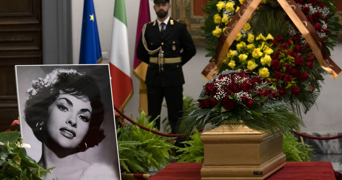 Gina Lollobrigida koporsója megérkezett a római városházára