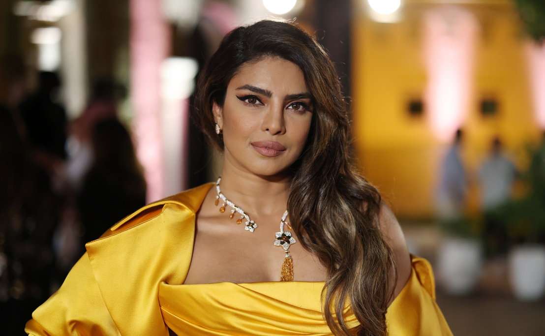 Priyanka Chopra címlapon mutatta meg béranyától született kislányát