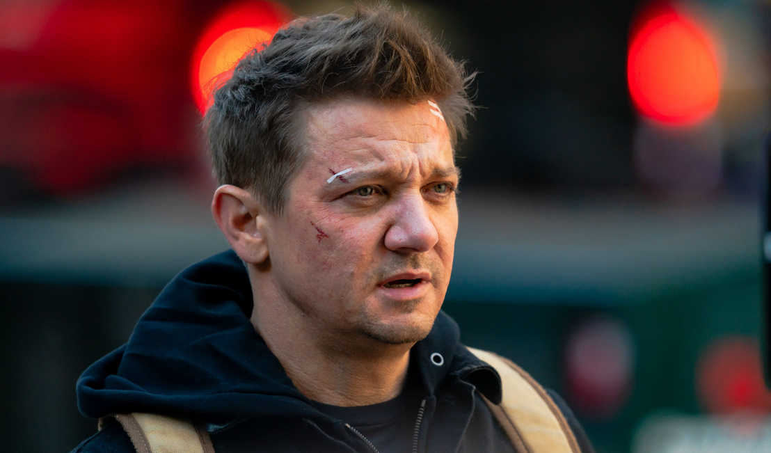 Jeremy Renner megmutatta, hogy néz ki a lába a balesete után