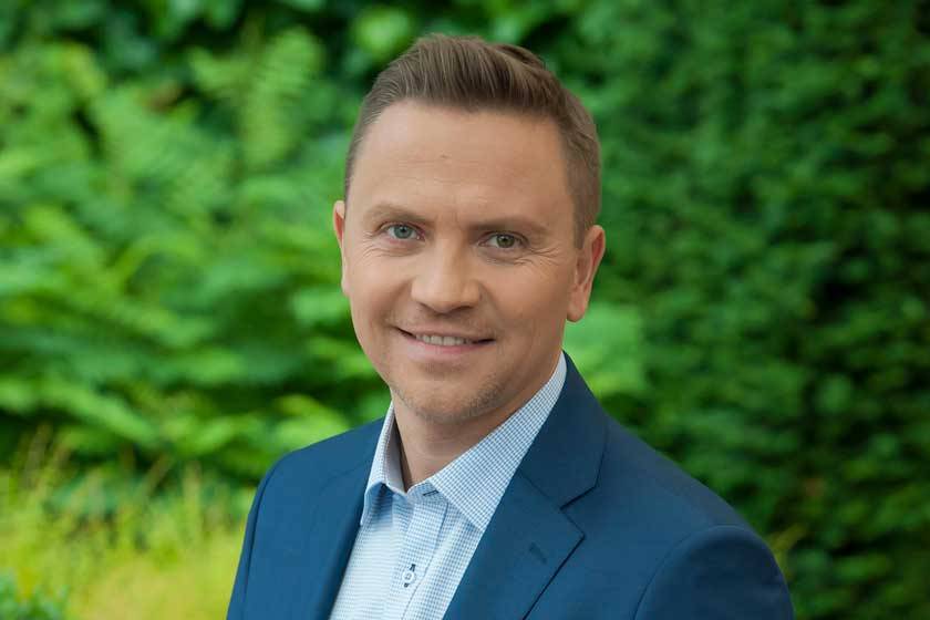 Gönczi Gábor feleségével és két gyermekével először szerepelnek