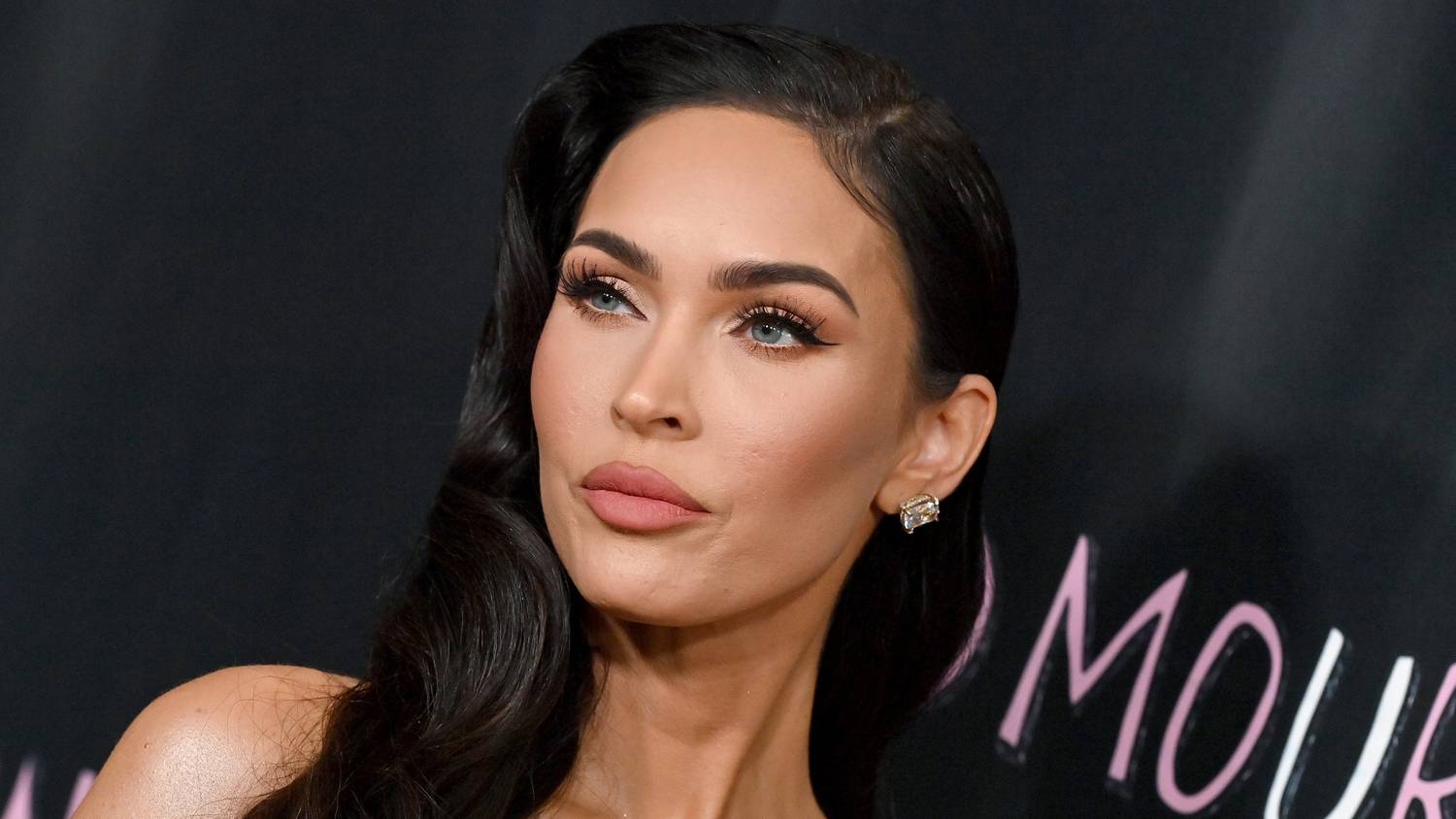 Megan Fox erős utalást tett arra, hogy szakított Machine Gun Kellyvel