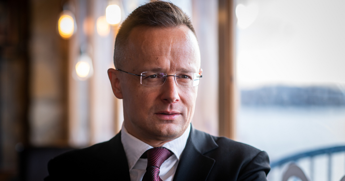 Szijjártó Péter: Száz új gyár épül idén Magyarországon