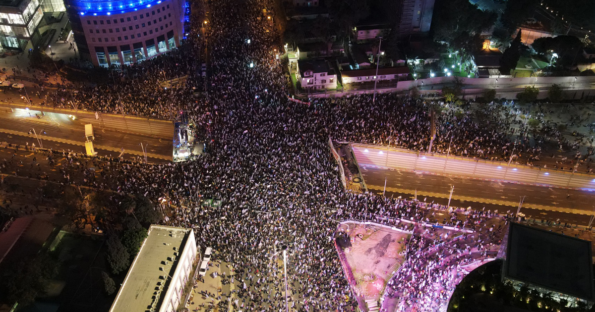 Ismét hatalmas tömeg tüntetett Tel-Avivban