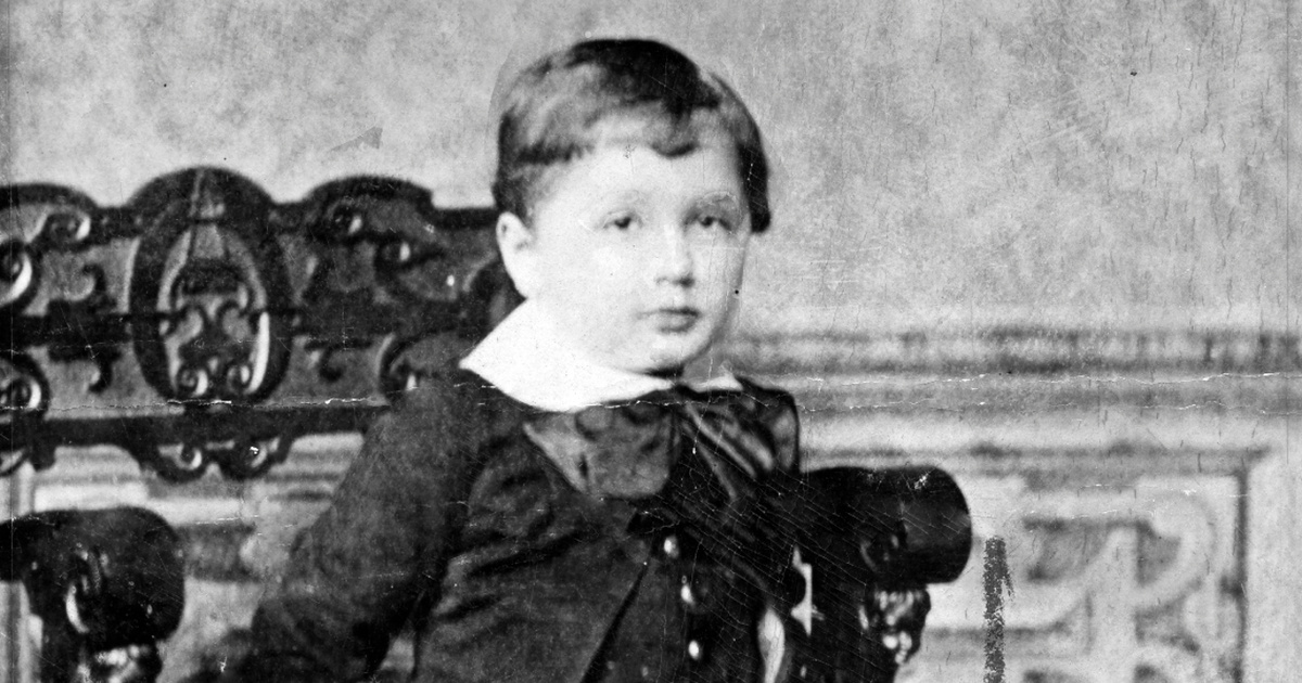 Felismered, ki lehet ez az angyalarcú kisfiú a képen? 6 híres tudós gyerekkori fotója