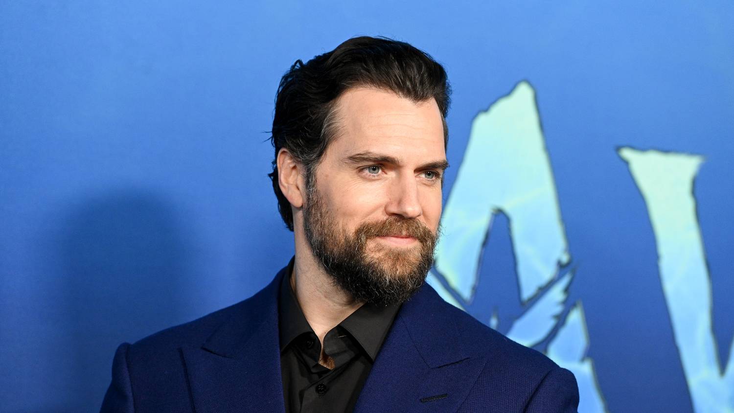 Ez Henry Cavill kockahasának a titka