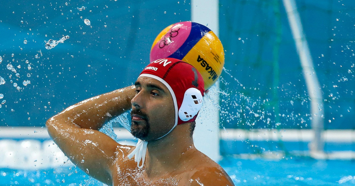 Szécsi Zoltán olimpiai bajnok vízilabdázó volt ma 40 szarvasmarhát