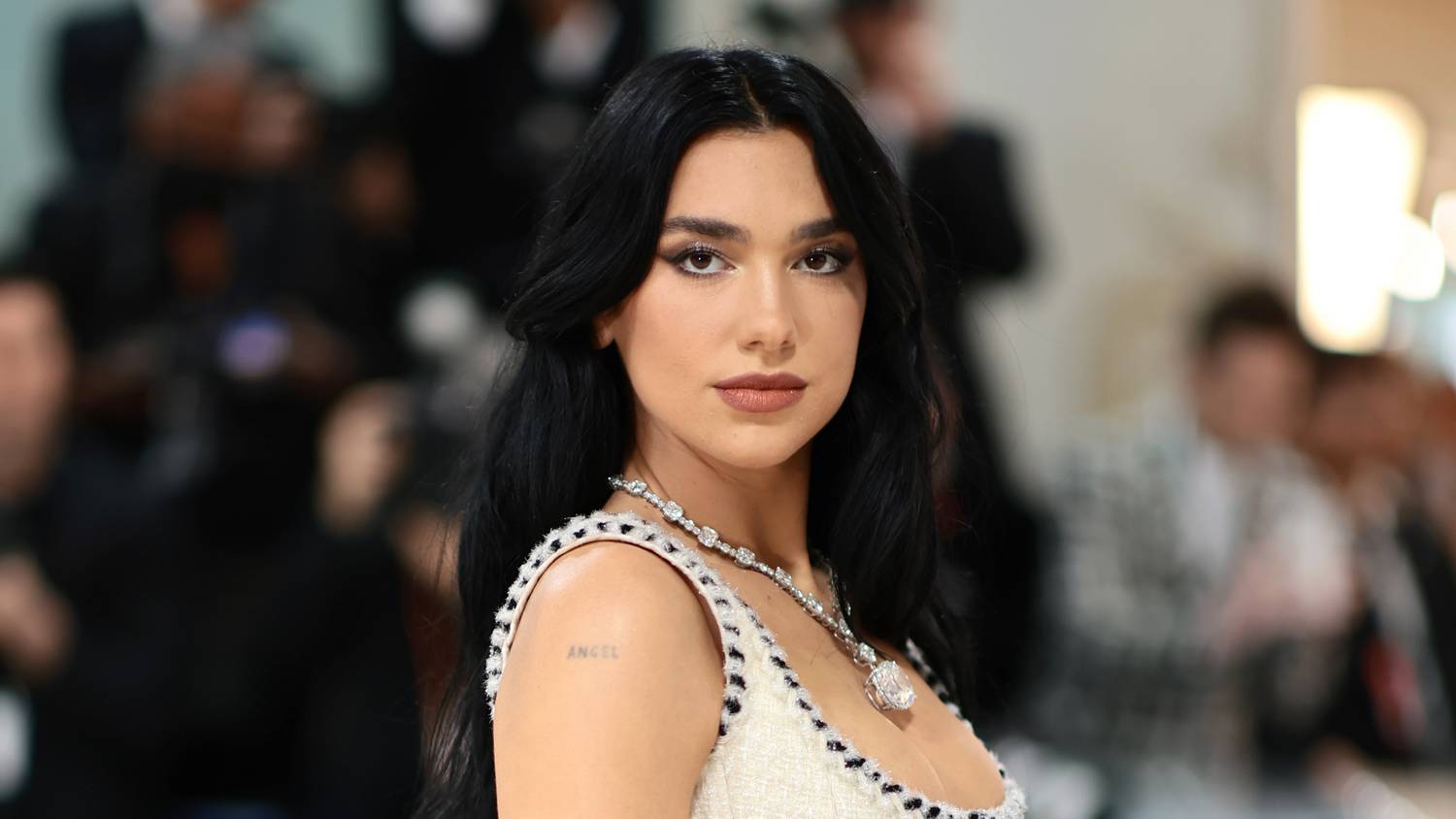 Újraházasodott Kandász Andrea, összeállt Dua Lipa és Donatella Versace