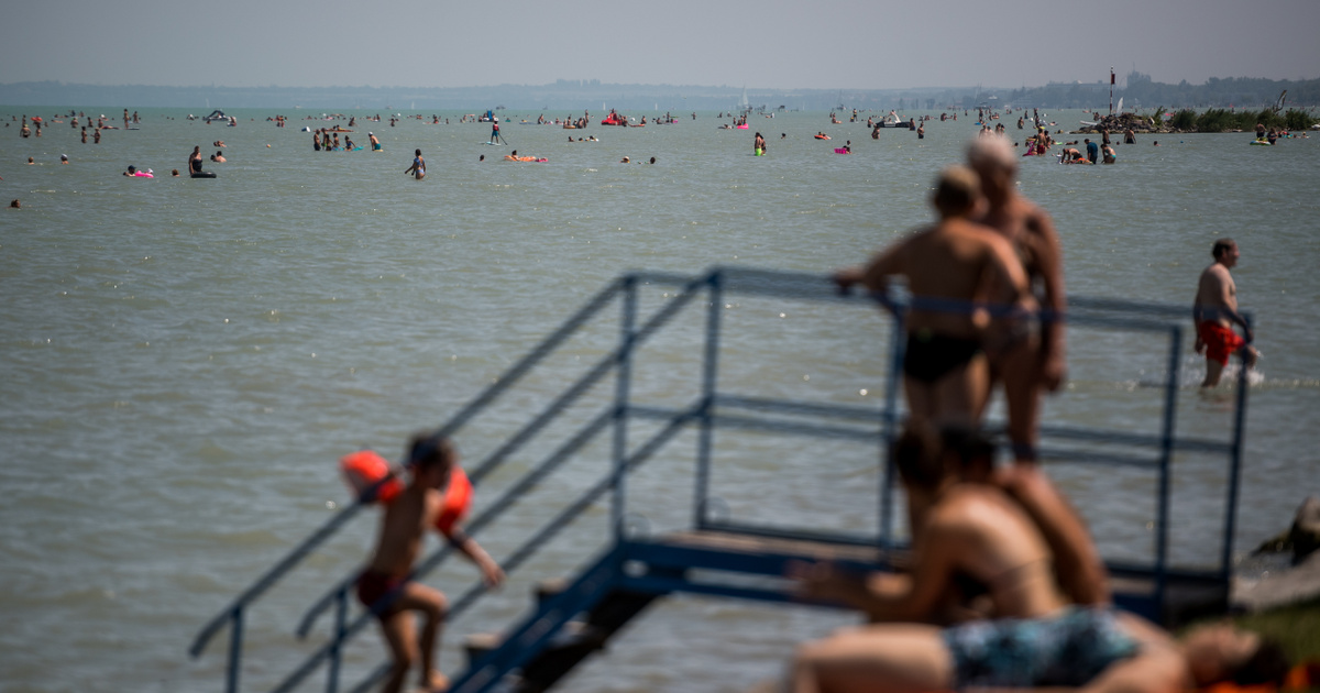 Megoldottuk a rejtélyt, miért nem fürdenek a helyiek a Balatonban