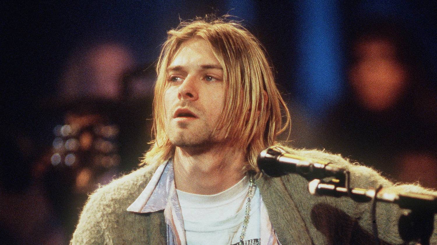 Vagyonokat fizetnek Kurt Cobain törött gitárjaiért