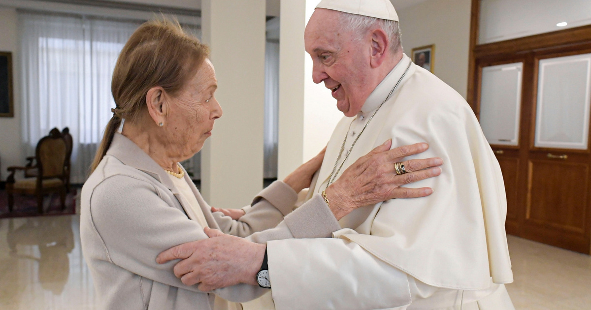 Bocsánatot kért tőle a pápa, most életműdíjat kap