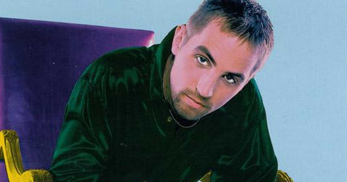 Előd Császár fue un cantante estrella en los 90: a los 50 gana dinero haciéndolo – una estrella local