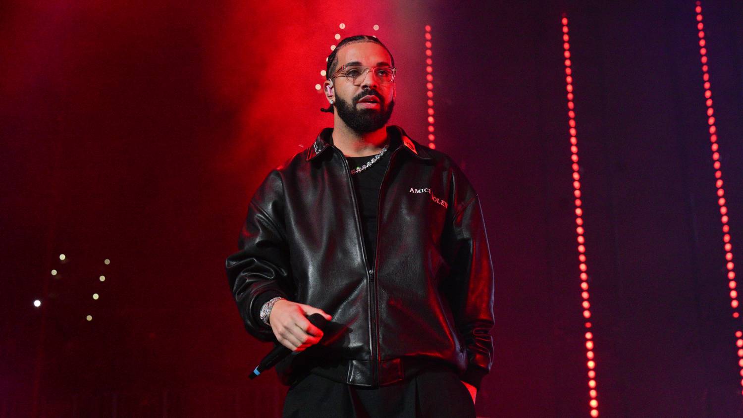 Teniszpálya, borospince, könyvtár és vetítőterem: Beverly Hills-i luxusotthonát árulja Drake