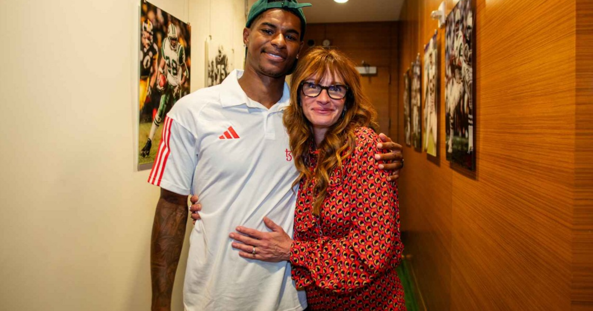 Manchester United’s Preparations for the Season: Wins, Clean Sheets, and a Surprise Visit from Julia Roberts