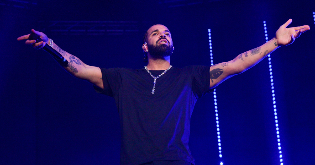 Drake 350 millió forintért vette meg Tupac legendás gyűrűjét