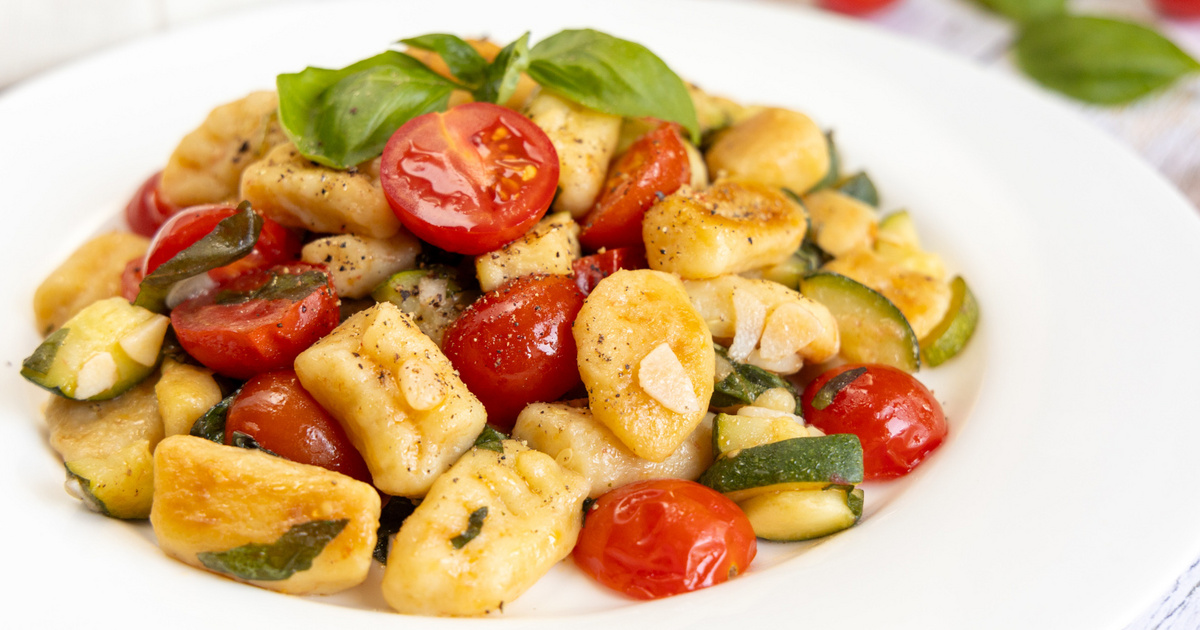 Aranybarn ra Pirult H zi Gnocchi Friss Z lds gekkel A Fokhagyma A Aranybarn ra Pirult H zi Gnocchi Friss Z lds gekkel A Fokhagyma A