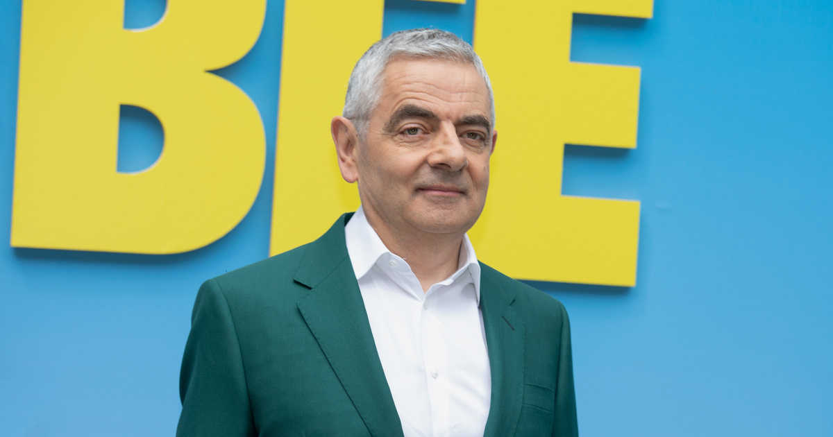 Rowan Atkinson pilótaruhát húzott és megmutatta mire képes egy hidrogén hajtású autó