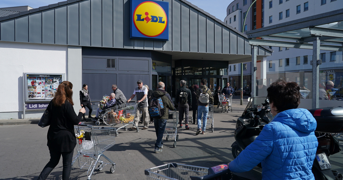 Indicator – Economy – Lidl announced a big pay rise, as basic wages at the supermarket chain jumped