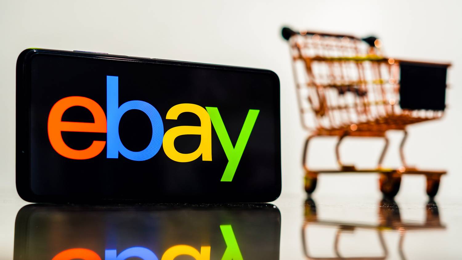 5+1 meglepő tény az ebay-ről: a Chelsea csapat ex-tulajdonosa az online piactéren 61,7 milliárdért vett jachtot