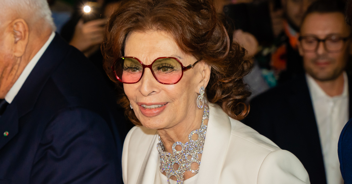 Index – Culture – After undergoing emergency surgery, Sophia Loren sends a message for the first time