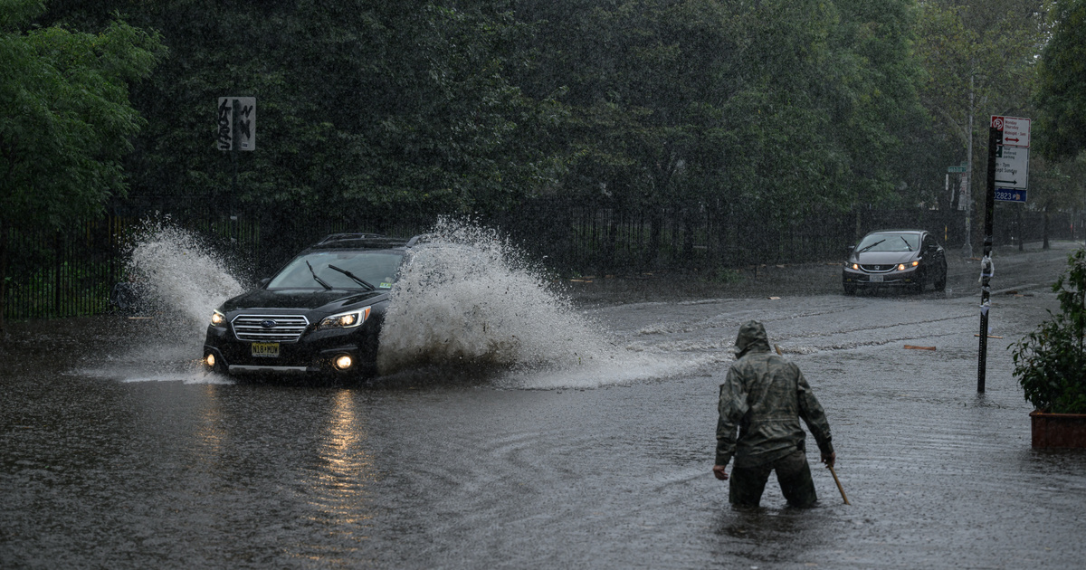 Index – Outside – A record amount of rain flooded New York