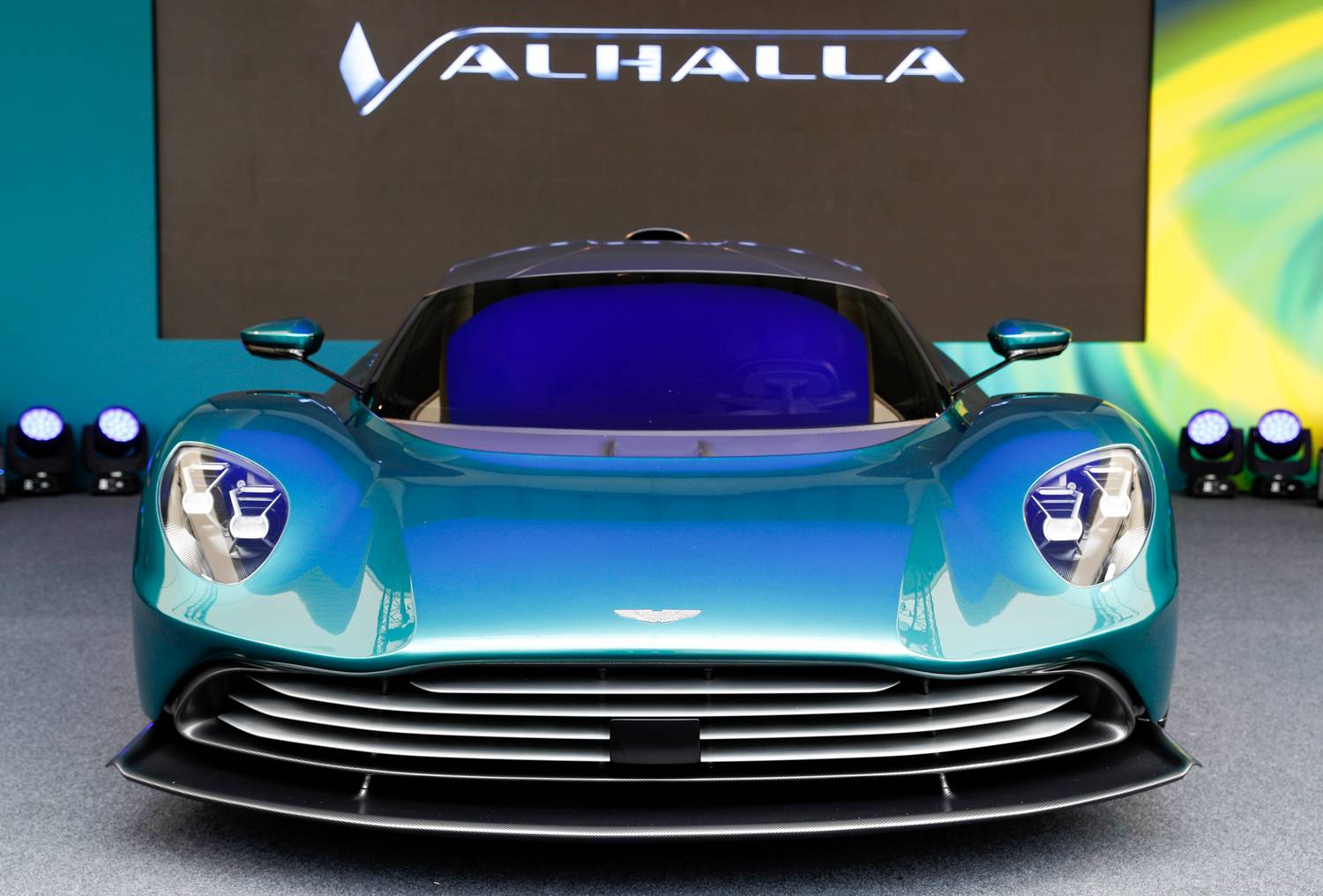 Forma-1 technológia az utakon: az Aston Martin Valhalla új mércét állít