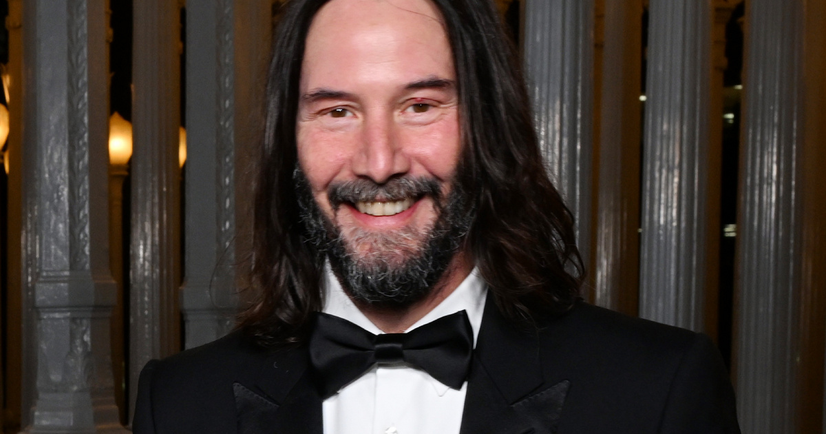 Keanu Reeves’ partner held a party in an open evening dress: the actor proudly stands next to Alexandra – the world star