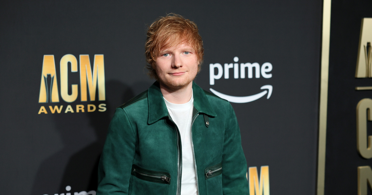 Ed Sheeran pultosnak állt egy kis angol faluban