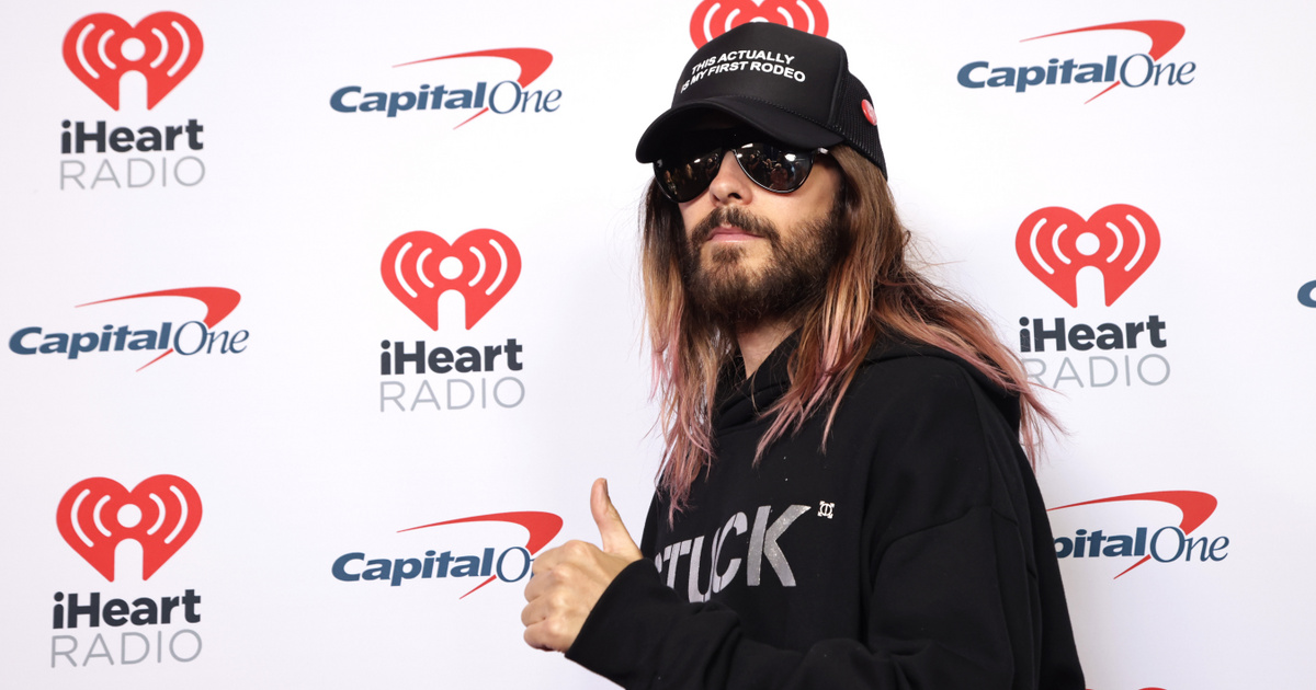 Jared Leto megmászta az Empire State Building-et majd bejelentette, hogy Budapestre jön